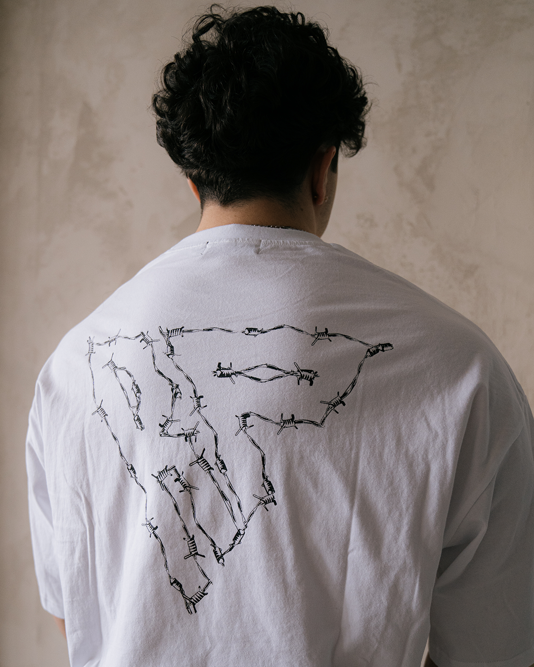 Barbed wire Pump Cover | White